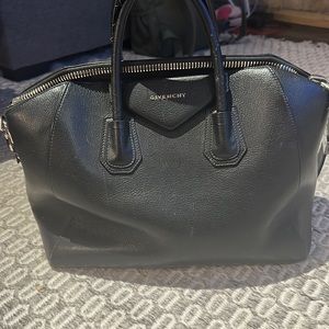 Black Givenchy Antigona